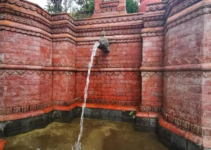 Chhahari Retreat Hotel *